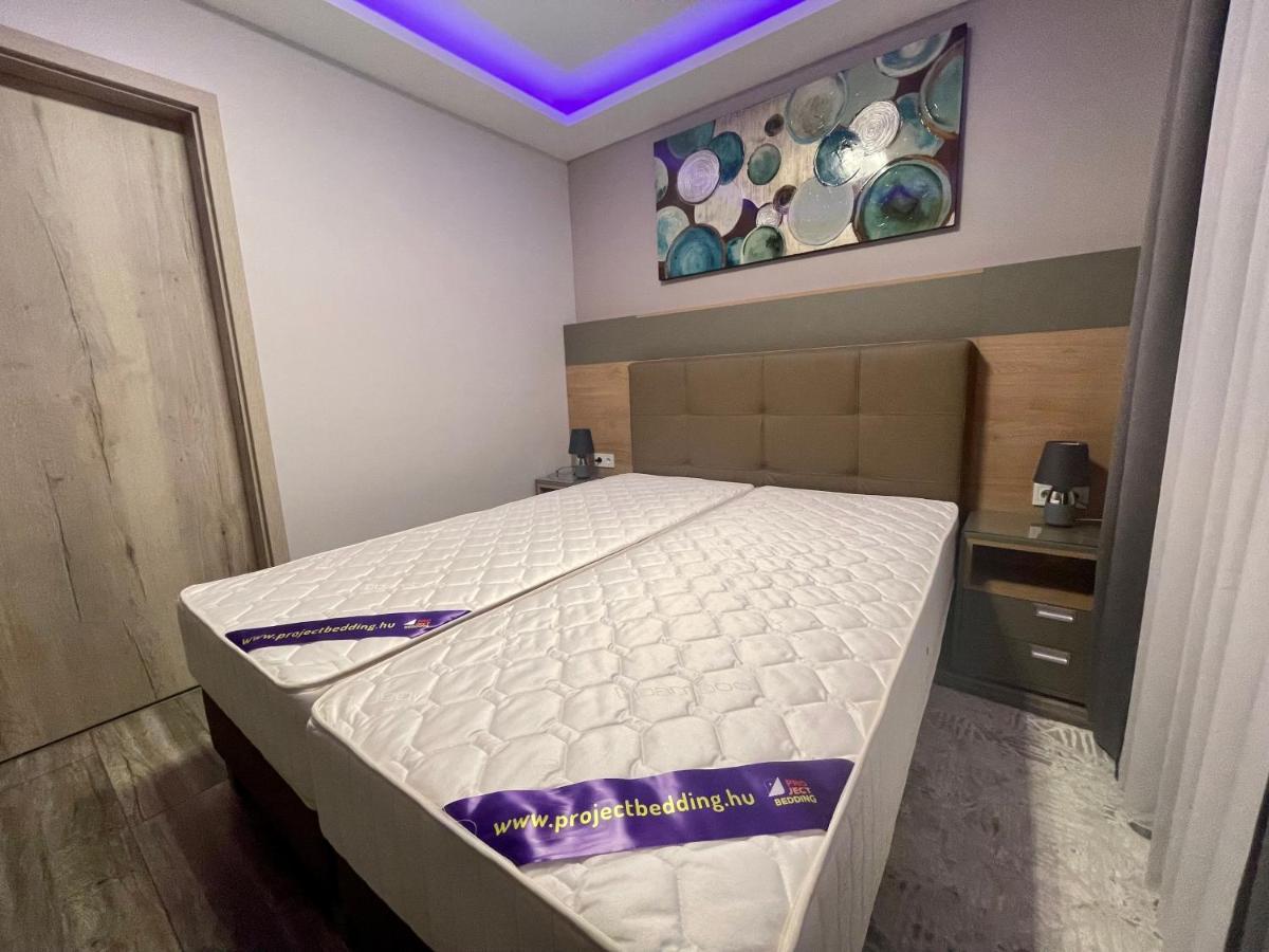 Lara Lux 2 Apartment